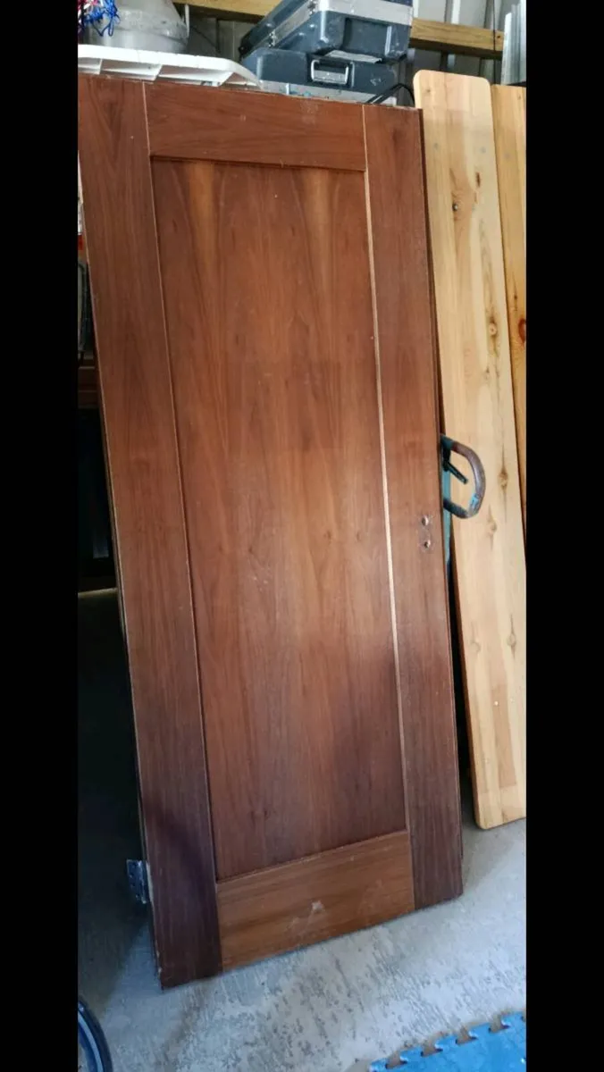 Internal walnut shaker doors - Image 1