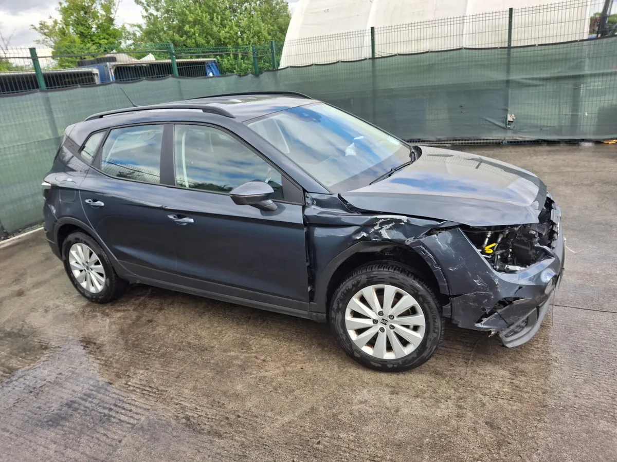 242 Seat Arona  1.0 Tsi  Manual - Image 3