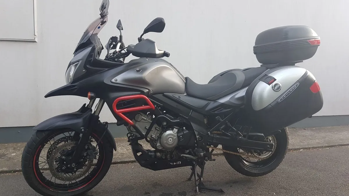 Suzuki DL650 V-Strom, 2015 - Image 1