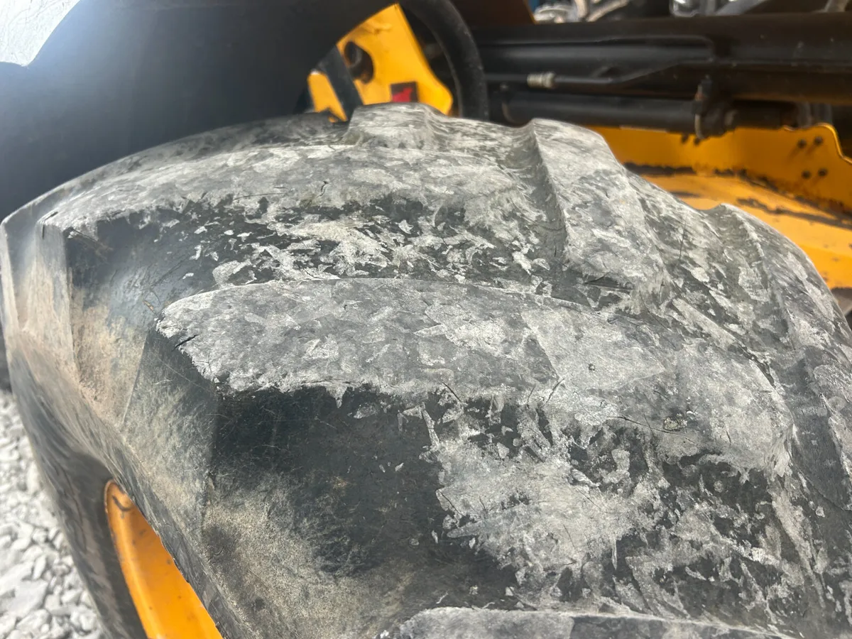 19.5.5R24 BKT Tires - Image 2