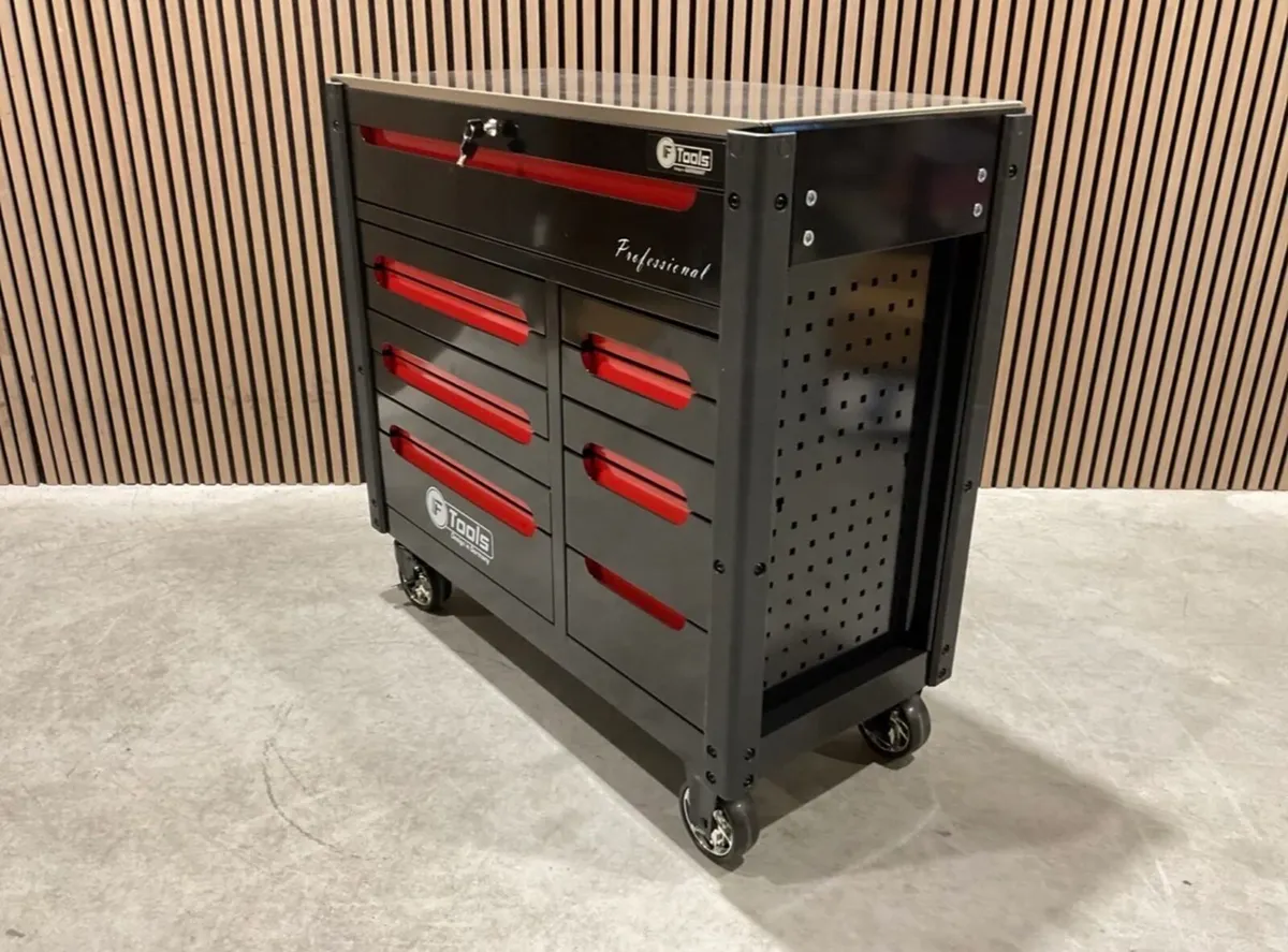 BRAND NEW 12DRAWER TOOL CHEST FULL OF TOOLS - Image 1