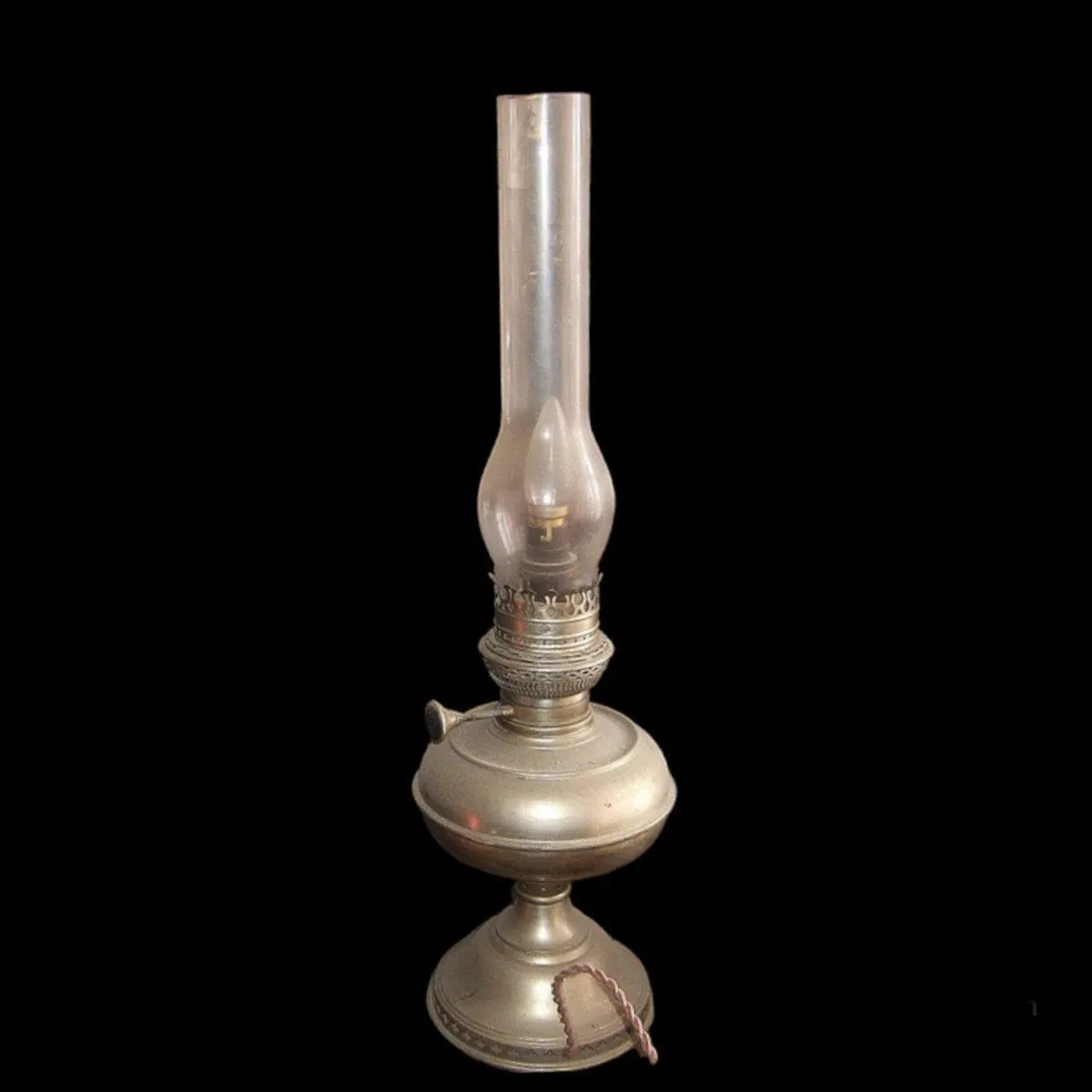 Antique Hurricane Oil Lamp - Image 4