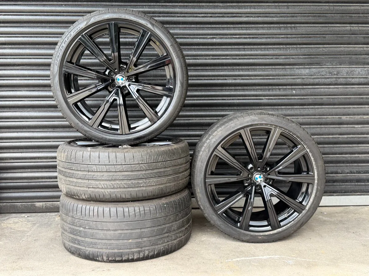 22” GENUINE BMW X5 WHEELS - Image 1