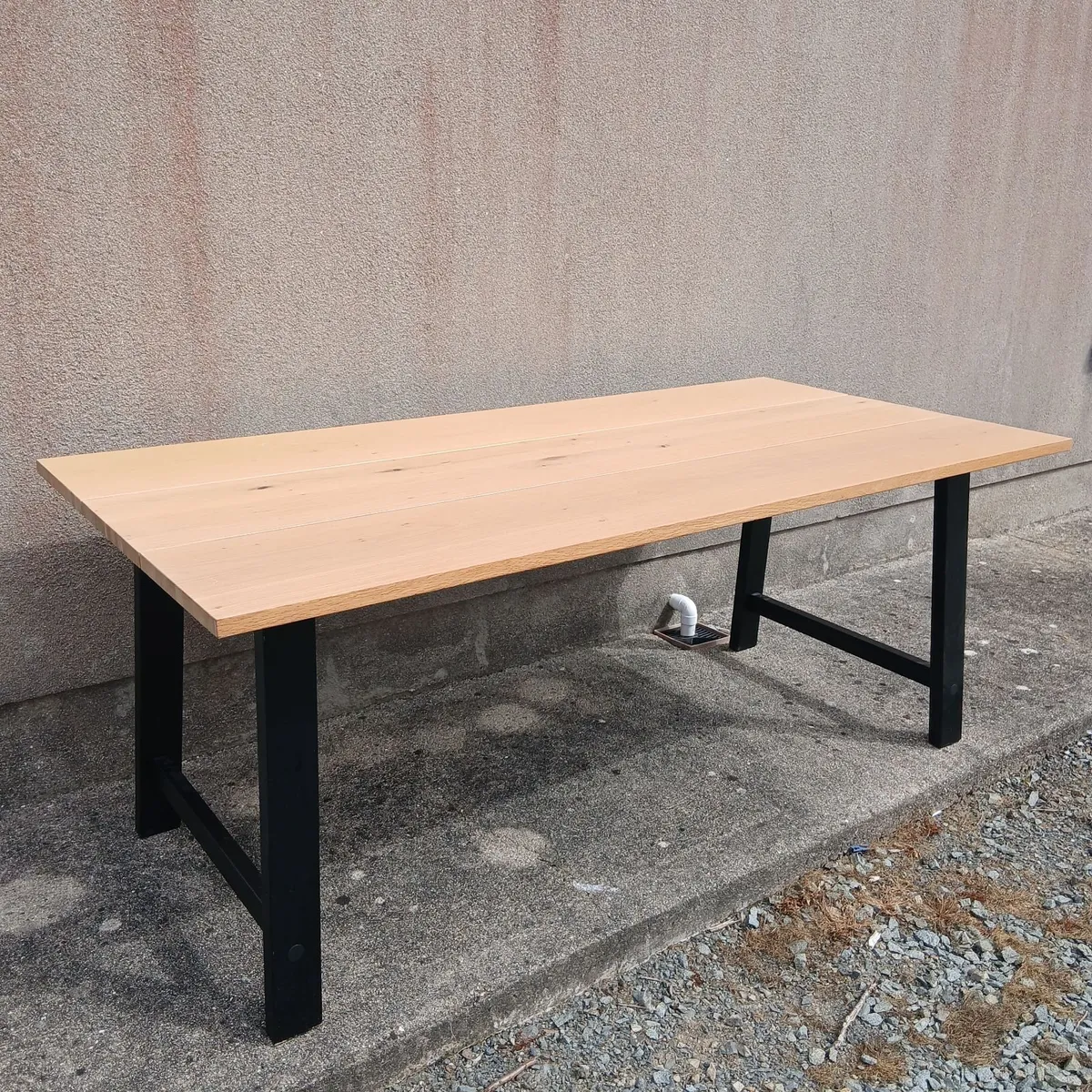 Dining table - Image 1
