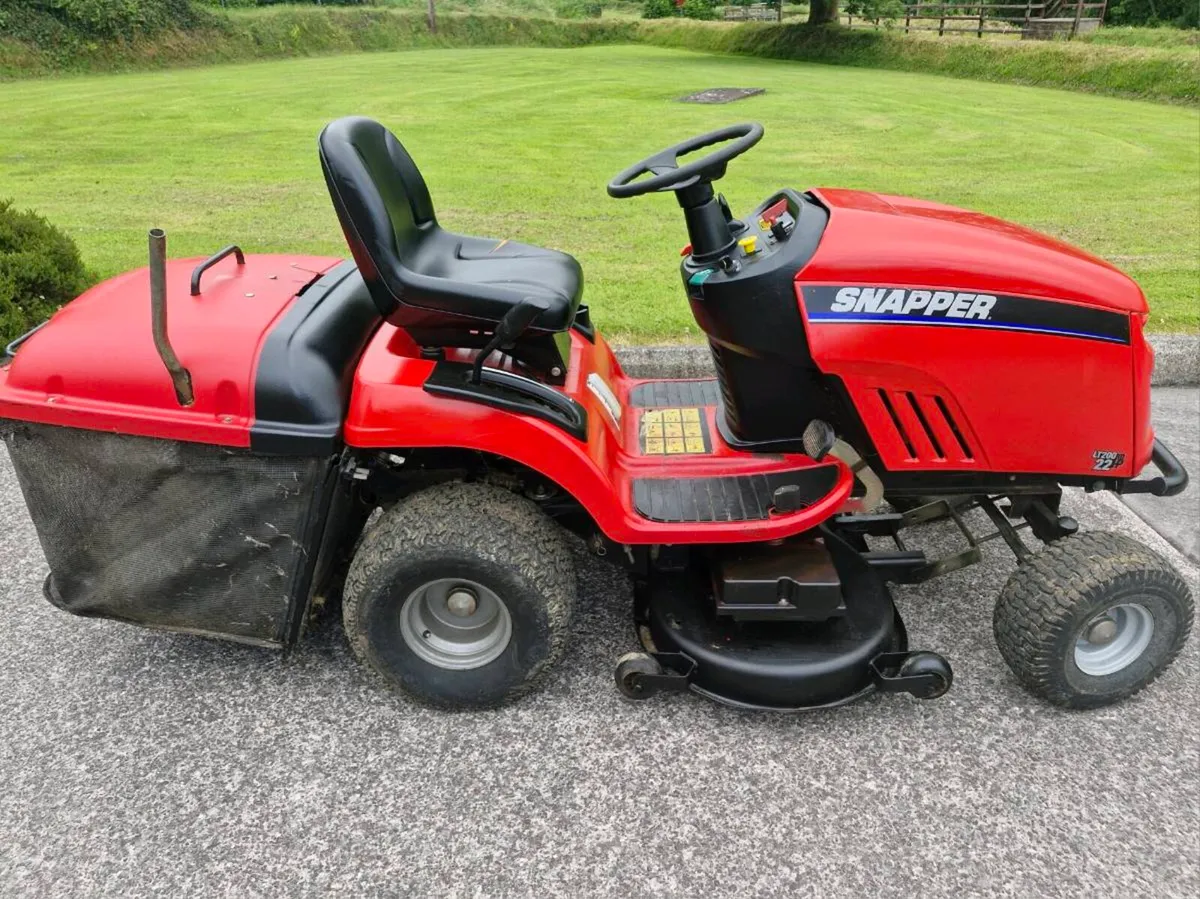 Ride on lawnmower - Image 2