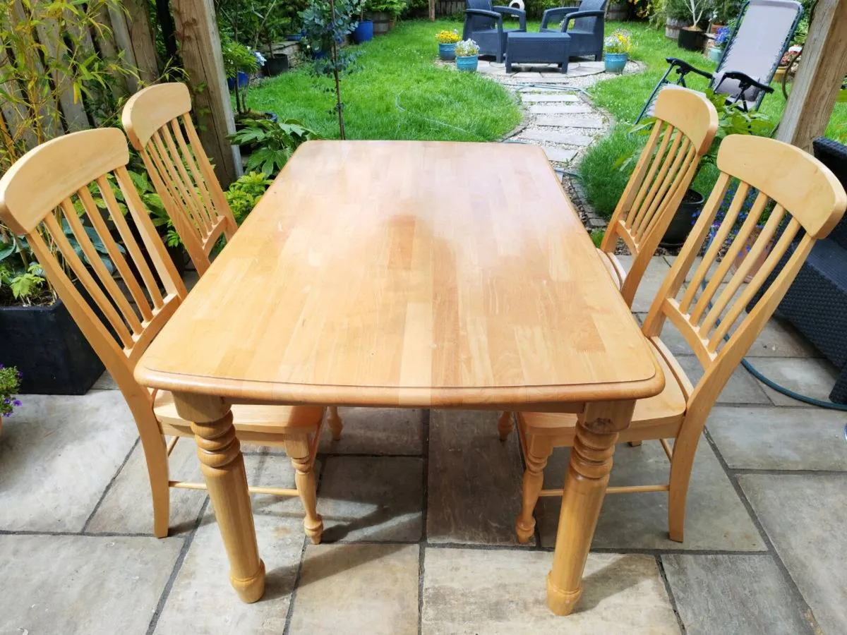 Kitchen dining table - Image 1