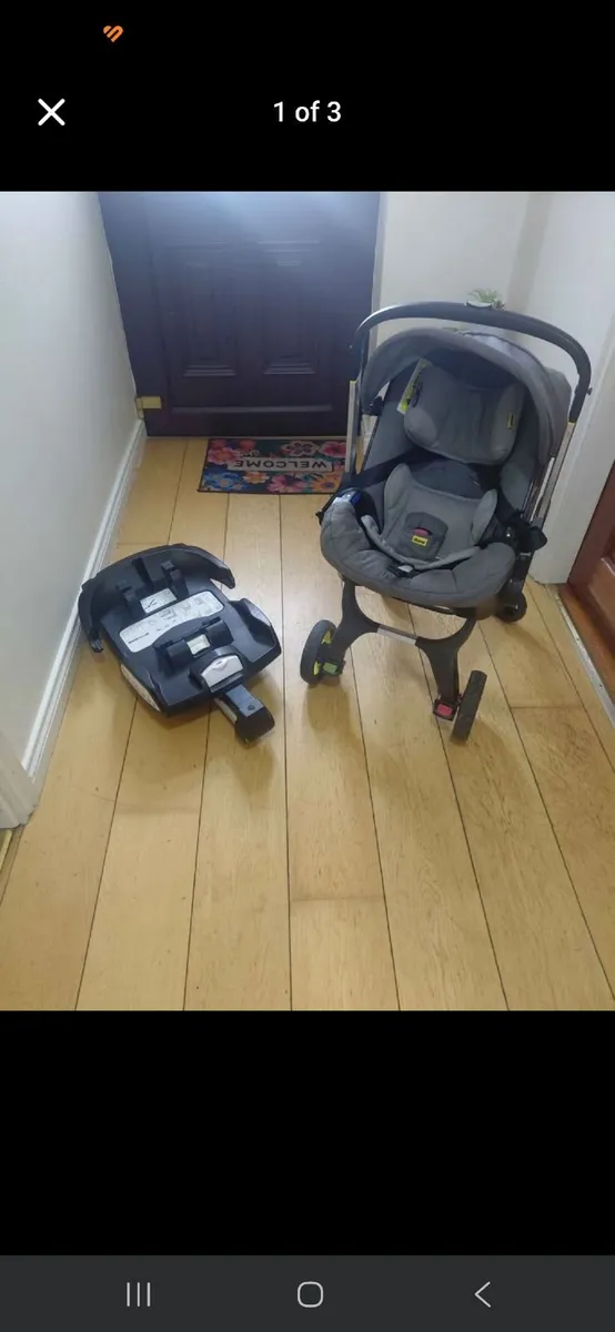 Doona pushchair and isofix base - Image 2
