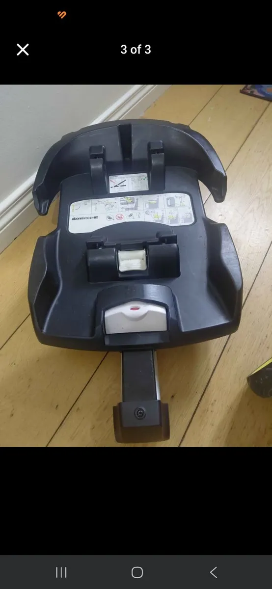 Doona pushchair and isofix base - Image 3