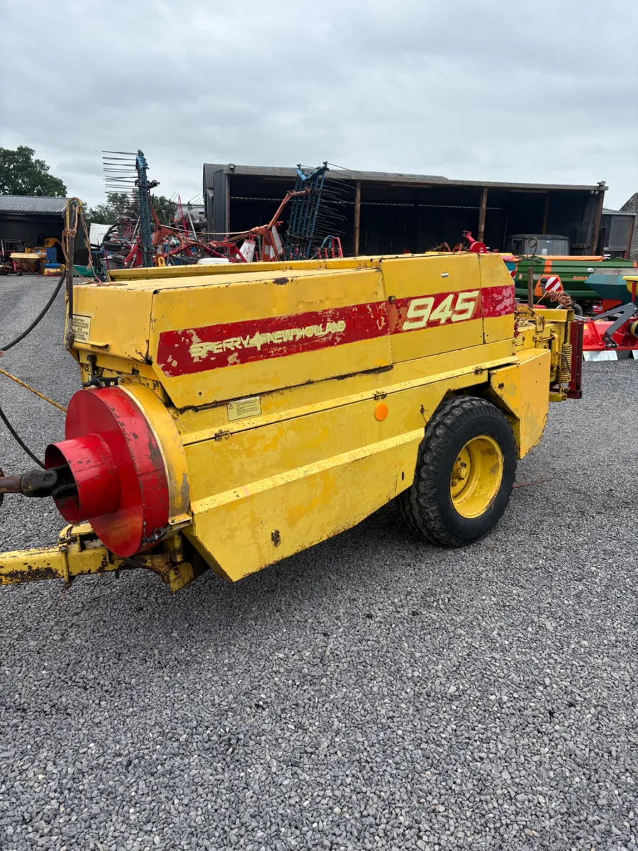 New Holland Square Bailer - Image 3