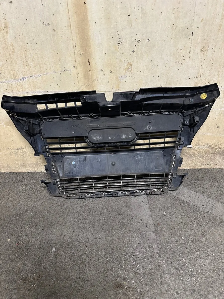Audi A3 8P 2012 front grill - Image 3