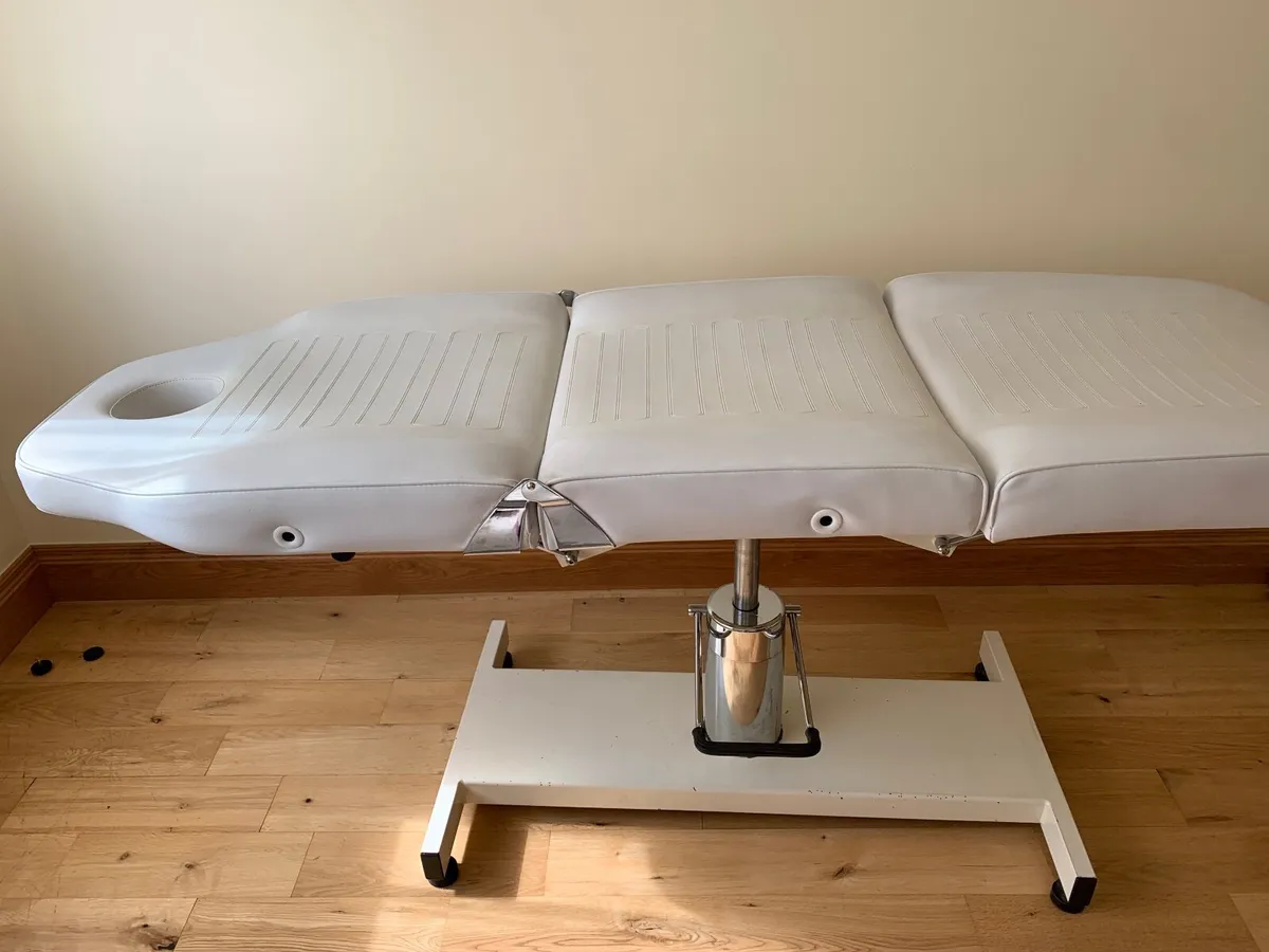 Therapy couch / massage table - Image 4