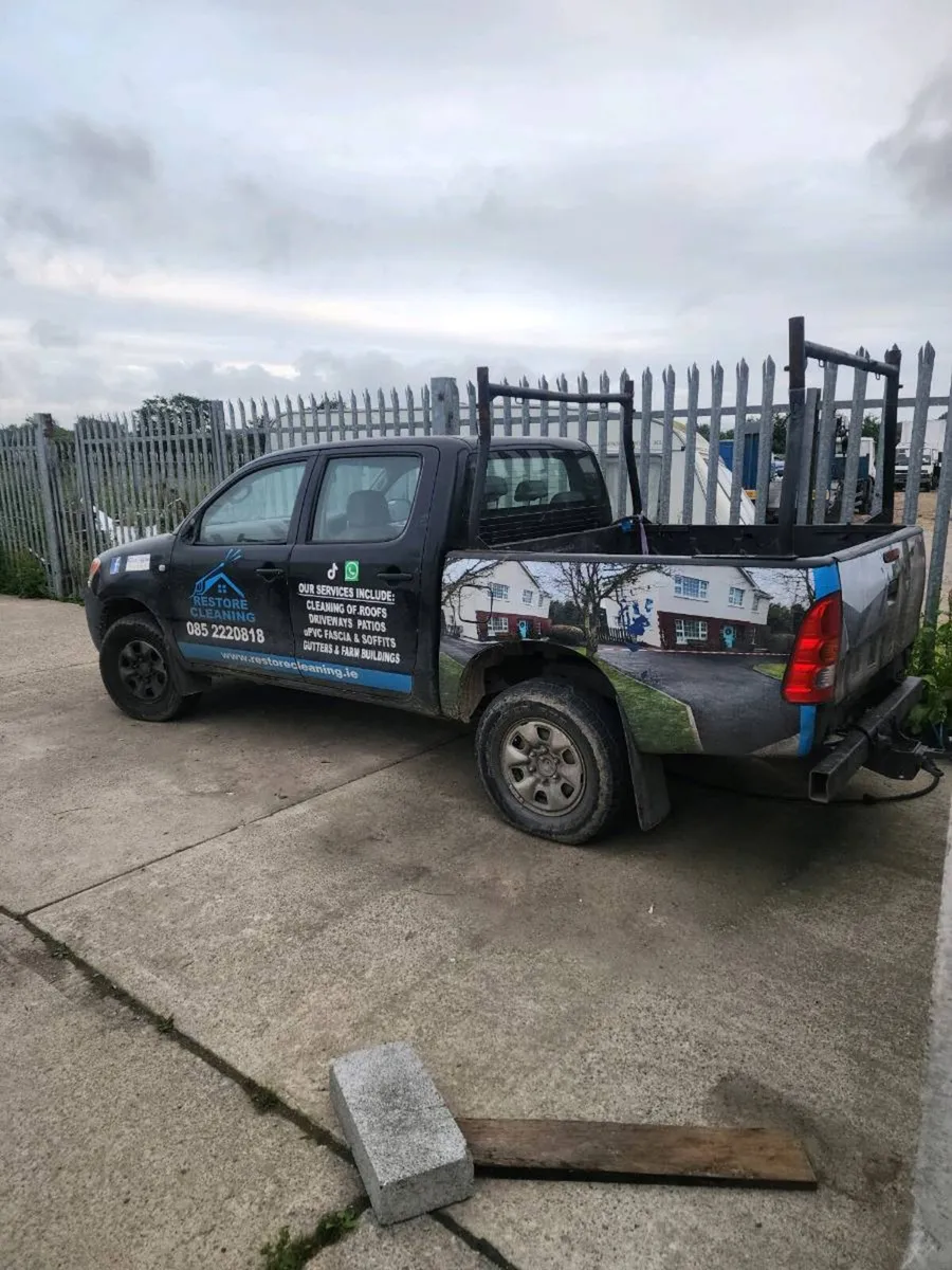Toyota hilux - Image 2