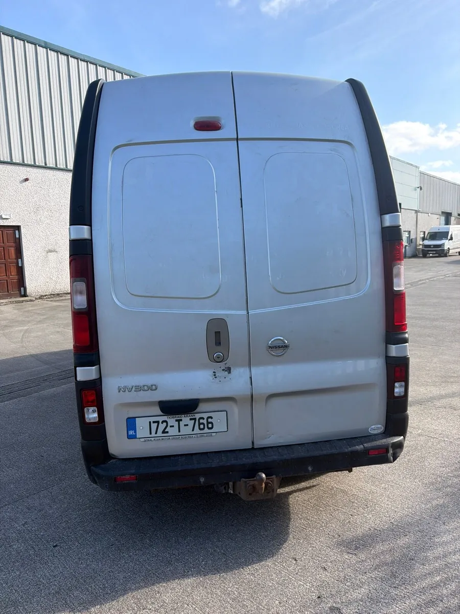 Nissan NV300 - Image 2