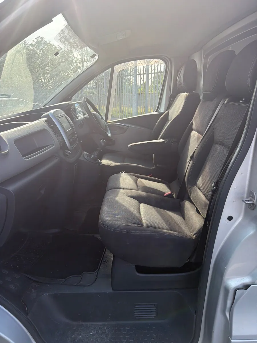 Nissan NV300 - Image 4