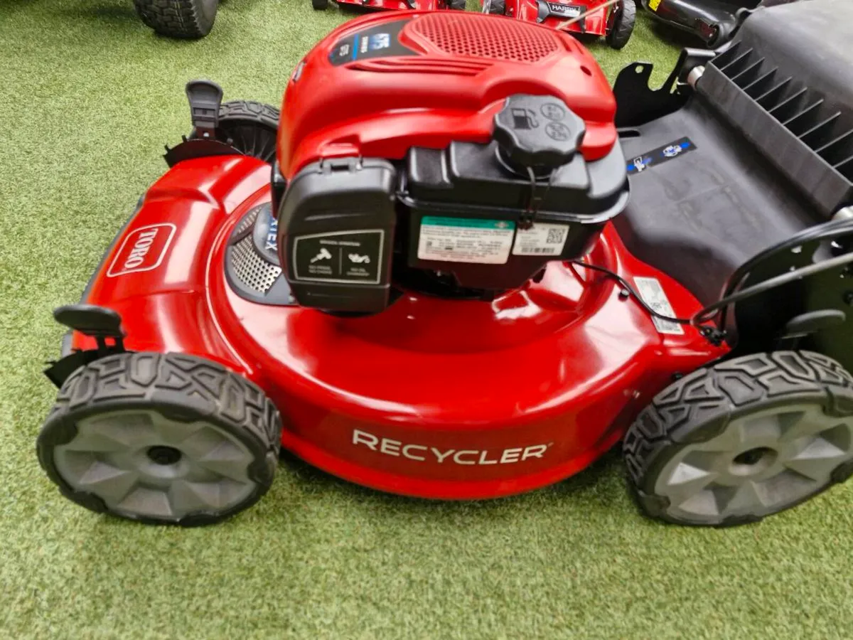 Toro Recycler mower - Image 4