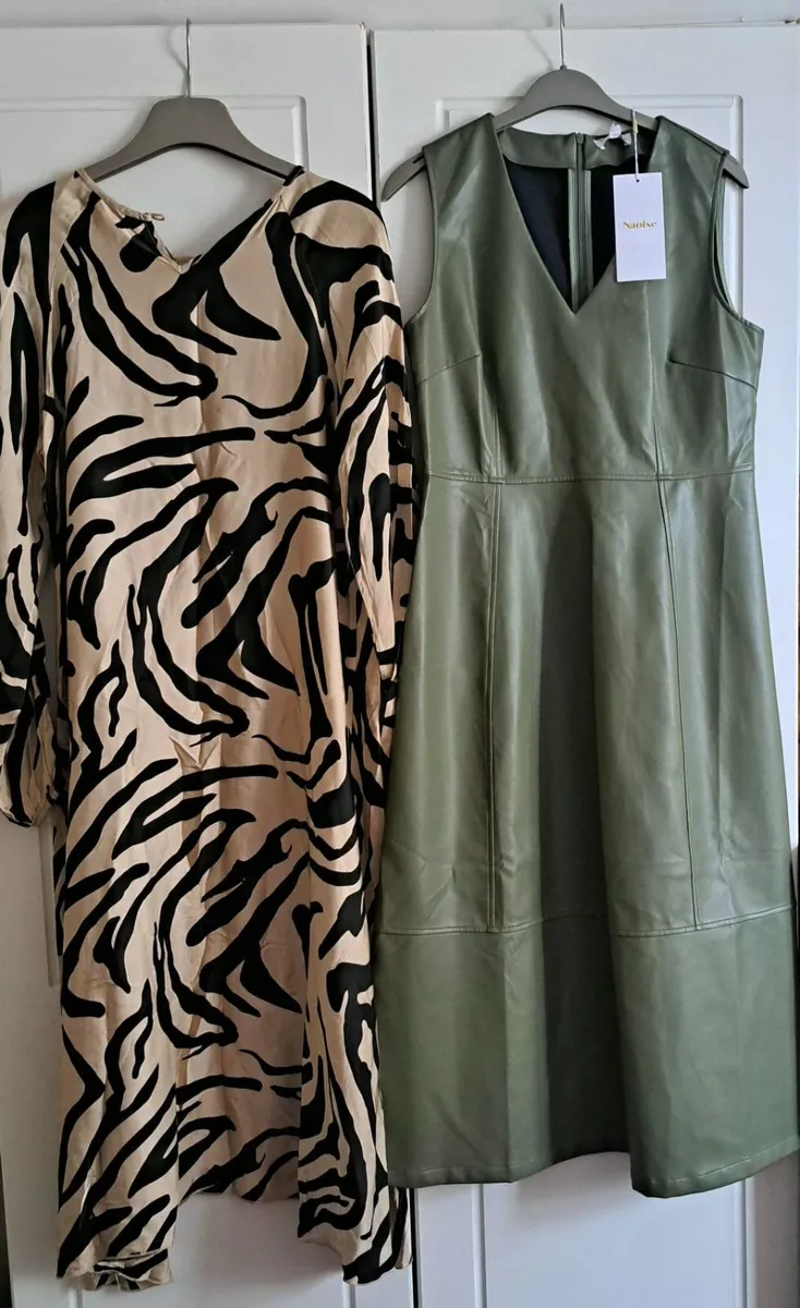 Dress Set of 15 Dresses (S/M) - Image 2