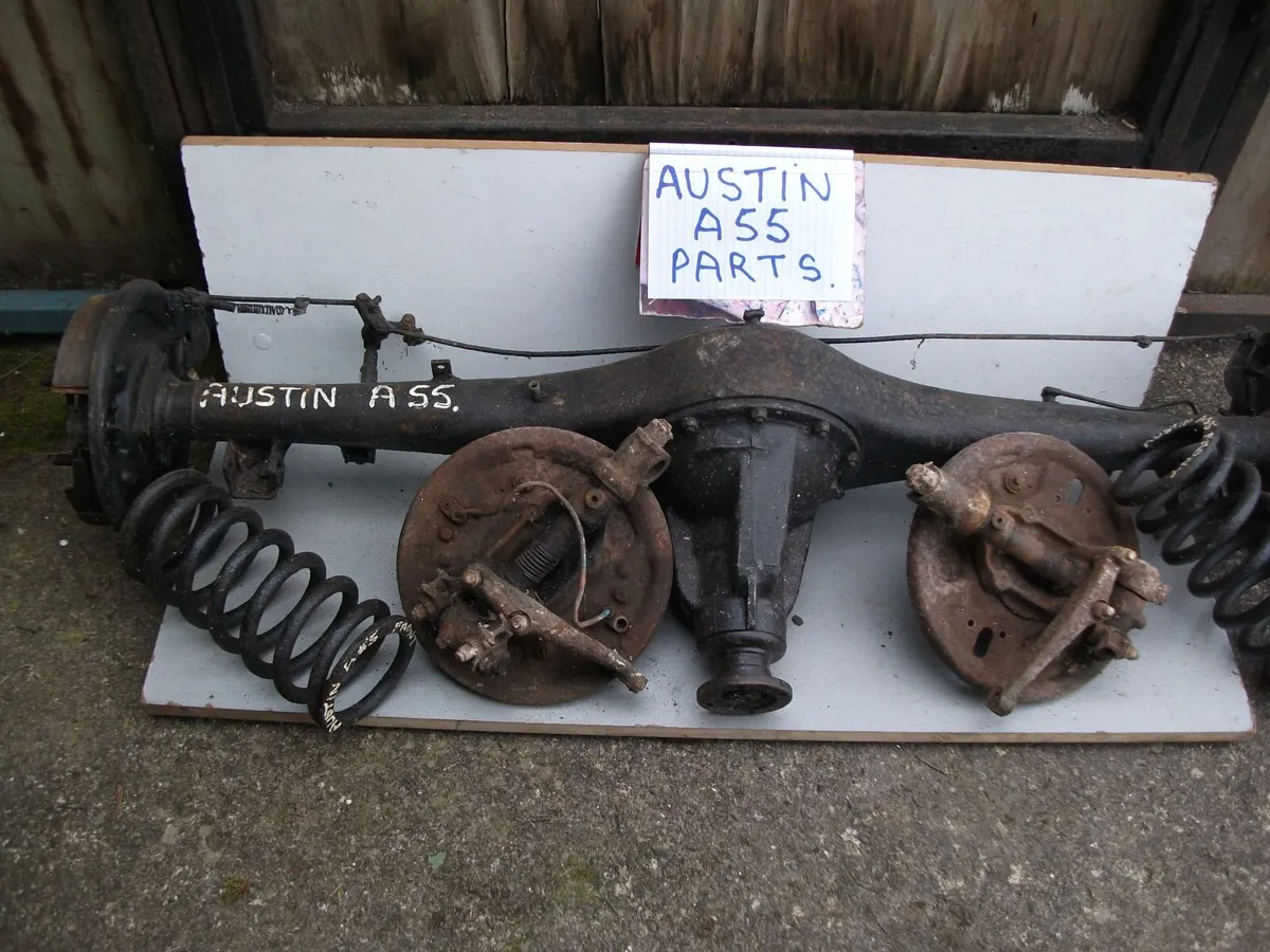VINTAGE  CAR  PARTS - Image 3