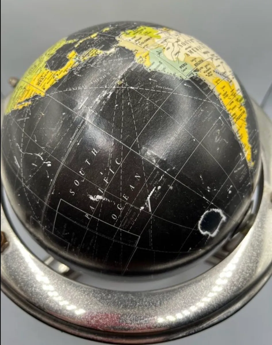 Vintage world globe - Image 2