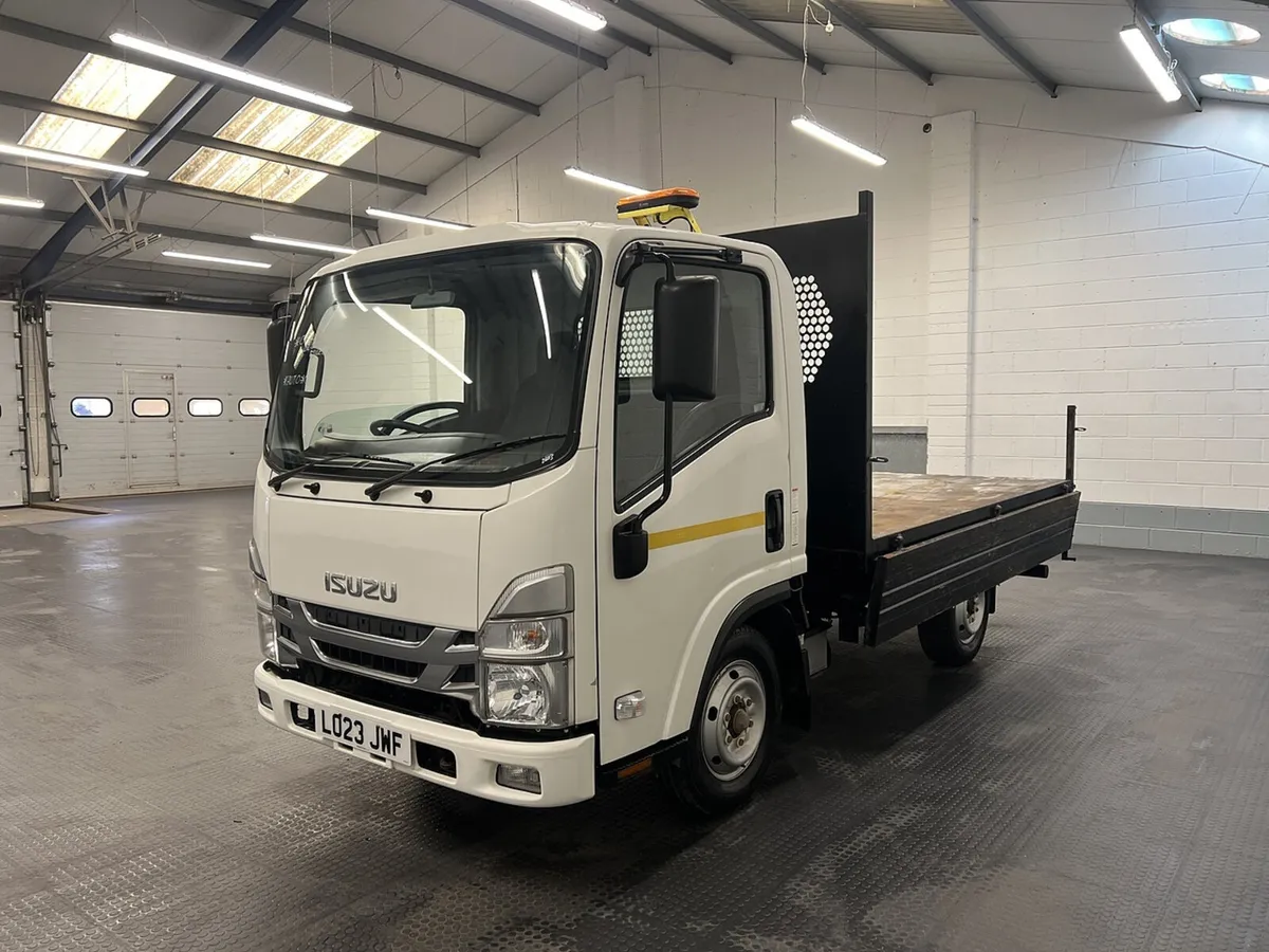 2023 Isuzu Grafter Tipper Van - Image 4