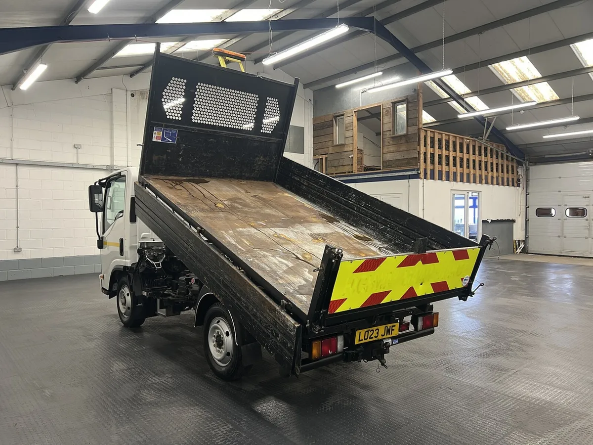 2023 Isuzu Grafter Tipper Van - Image 2