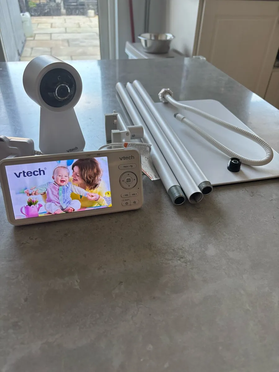 Vetch baby monitor, camera and floor stand - Image 1