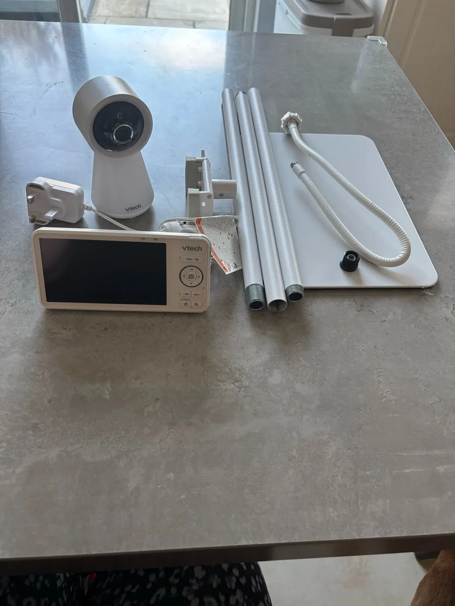 Vetch baby monitor, camera and floor stand - Image 2
