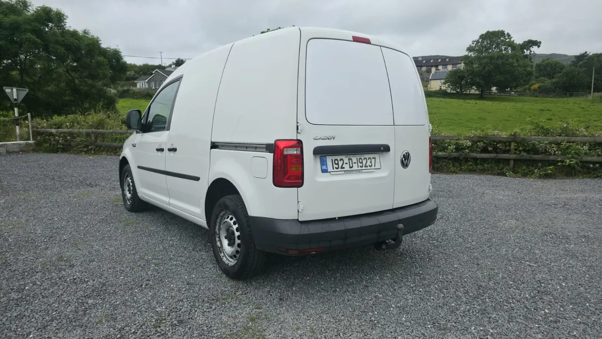 Volkswagen Caddy 2019 2 litre - Image 3