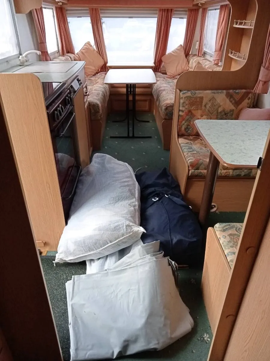 AVONDALE 4/5 berth with awning and motor movers - Image 1