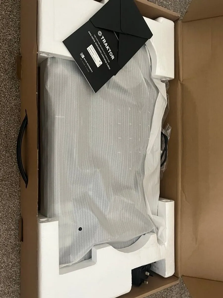 S3 Traktor Controller Never Used - Image 2