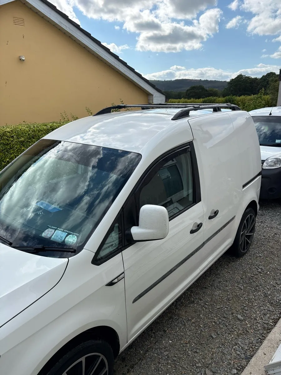 Volkswagen Caddy 2017 - Image 2