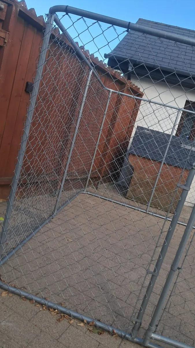 Dog cage /run - Image 1