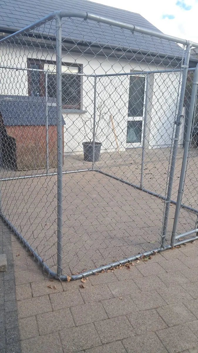 Dog cage /run - Image 2