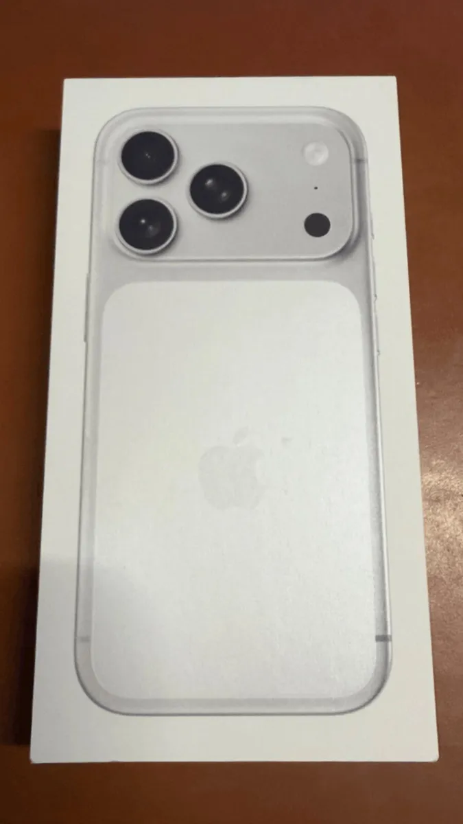 Apple iPhone 17 Pro 256GB Silver Like New(10 Cycle - Image 1