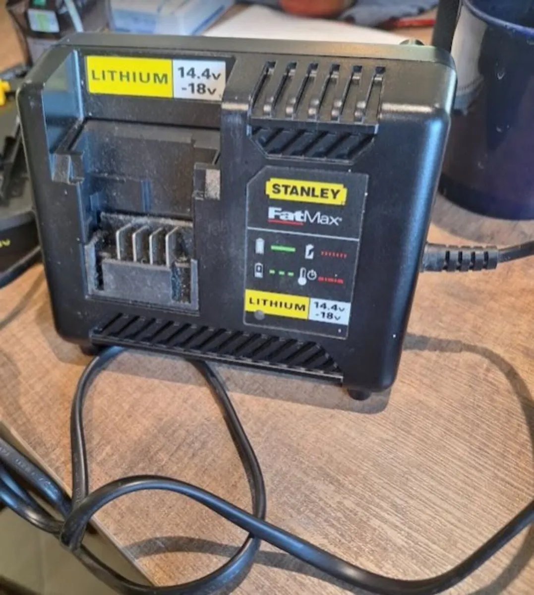 stanley FatMax V18 FMC620LB batteries - Image 2