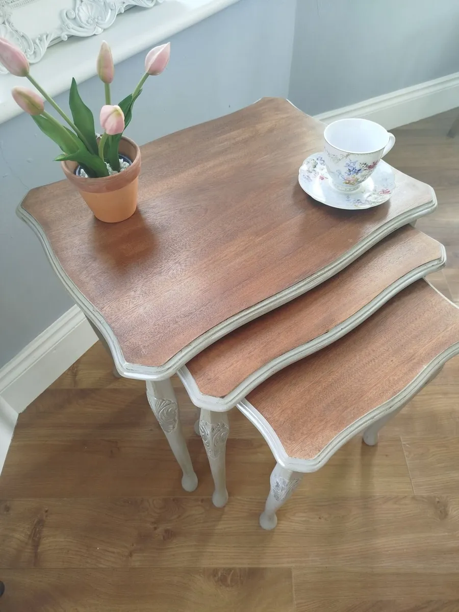 Nest of tables - Image 2
