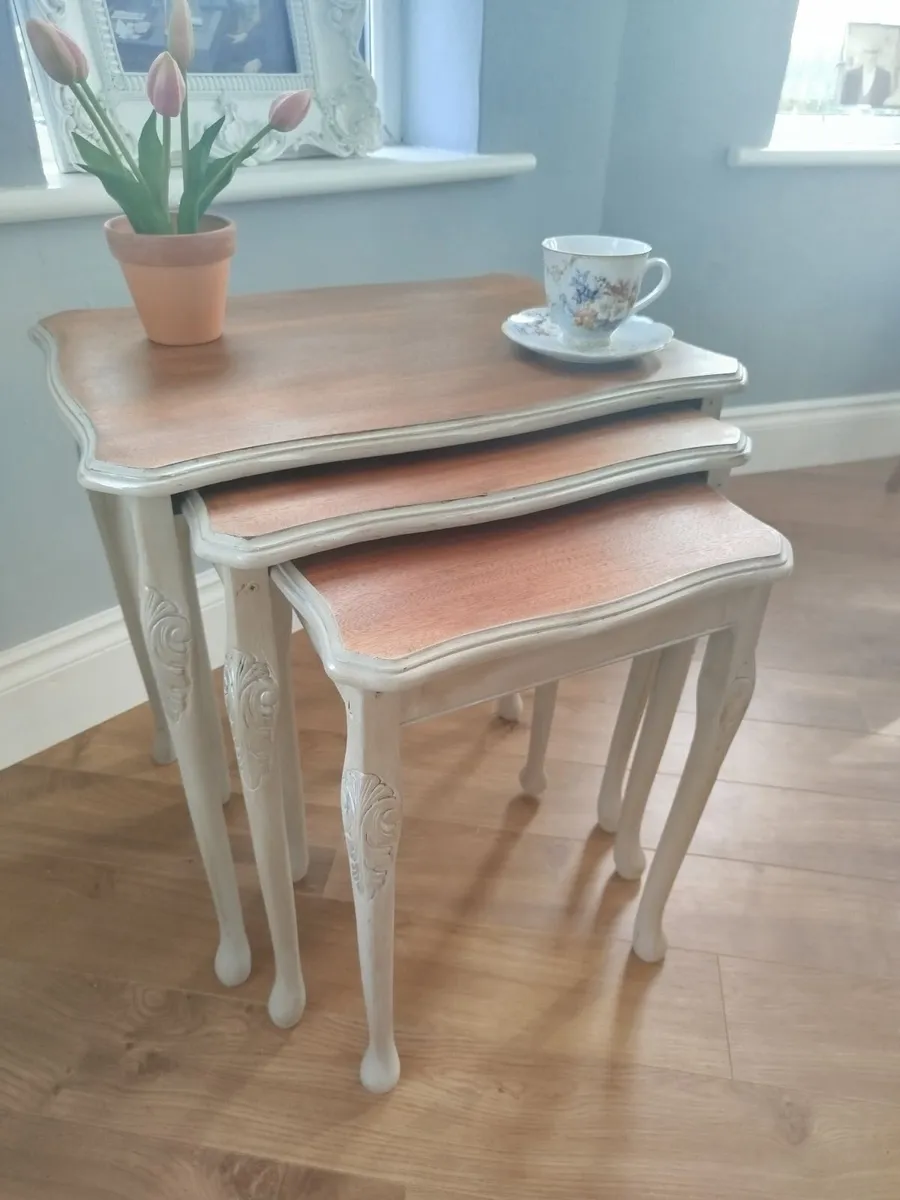 Nest of tables - Image 3