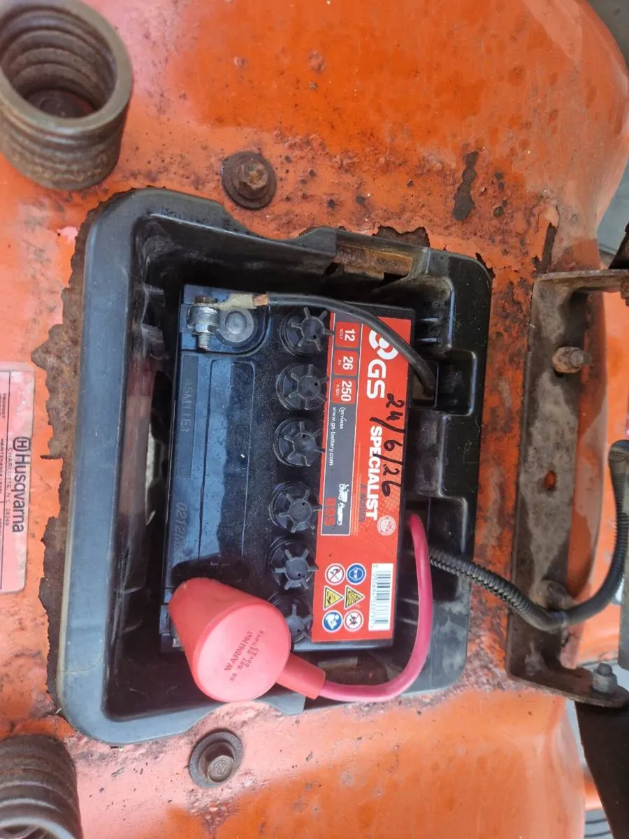 21hp husqvarna ride on - Image 3