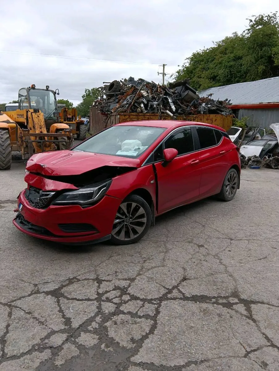 Breaking Opel astra 2015 1.6diesel - Image 4