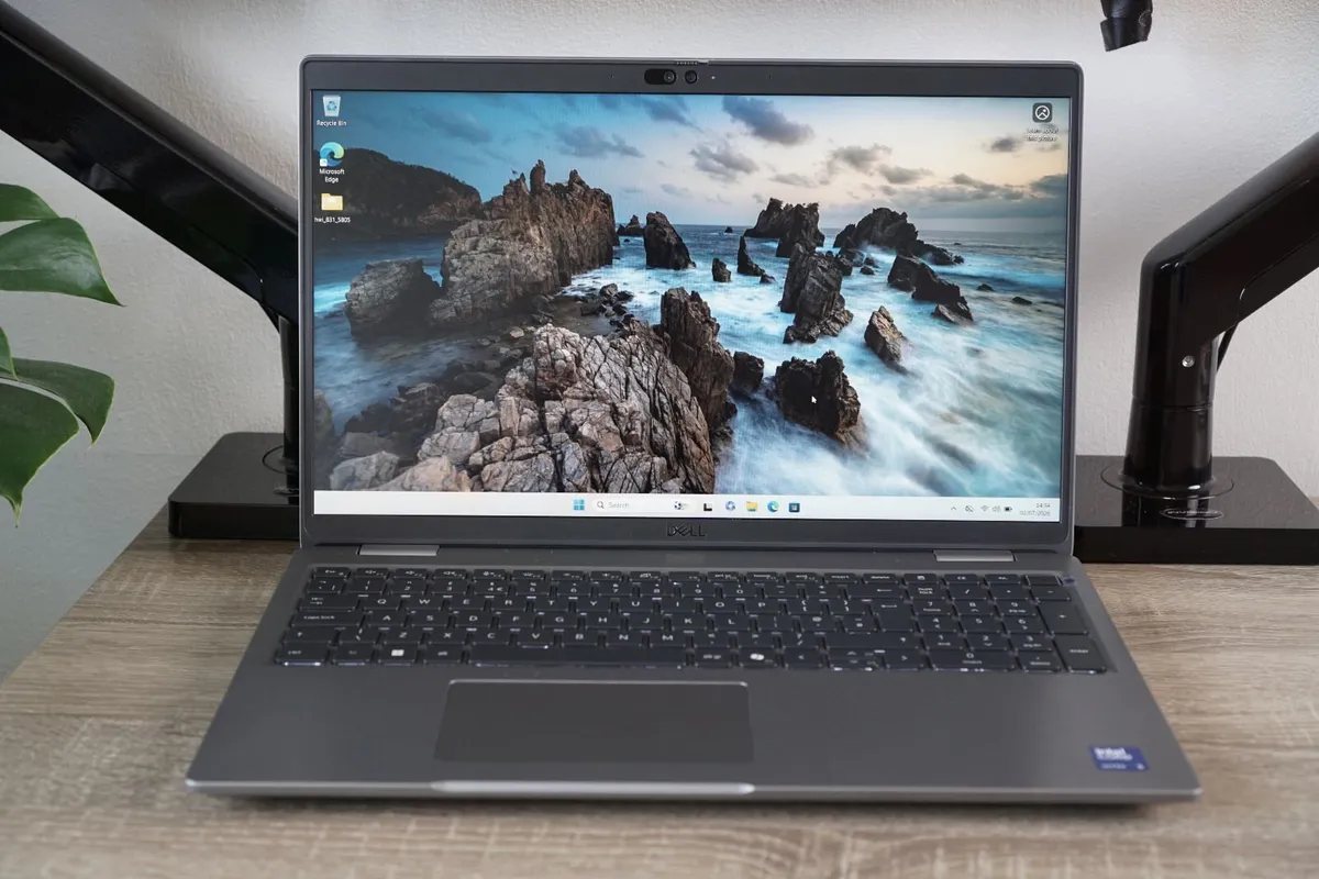 Dell Latitude 5550 | Core Ultra 5 125U | 16GB DDR5 - Image 1