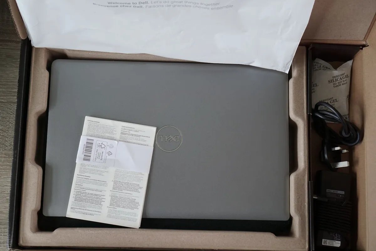 Dell Latitude 5550 | Core Ultra 5 125U | 16GB DDR5 - Image 2