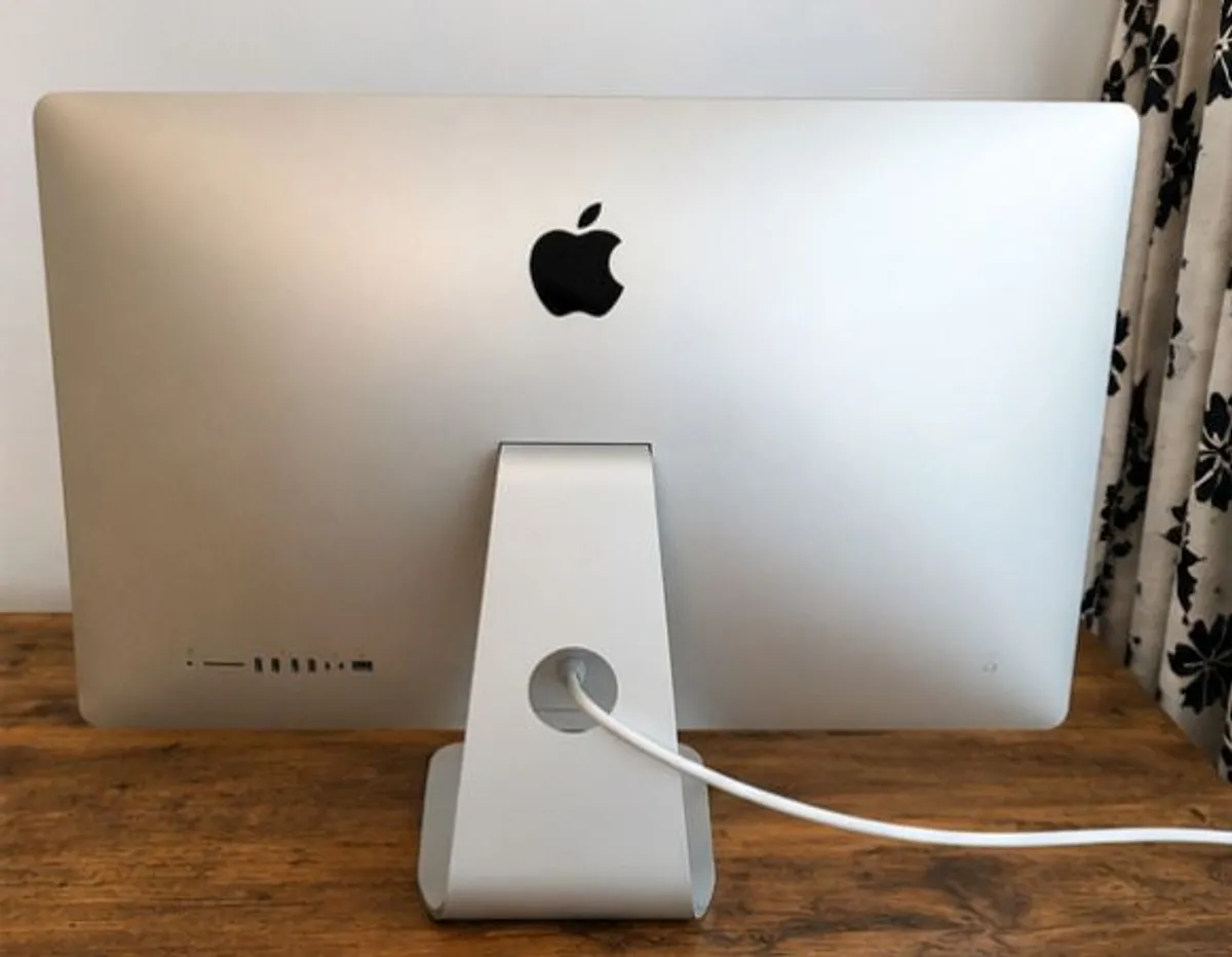Apple iMac 27" Retina 5K (2019) | 3.0GHz 6-Core i5 | 8GB RAM | 1TB Storage - Image 2