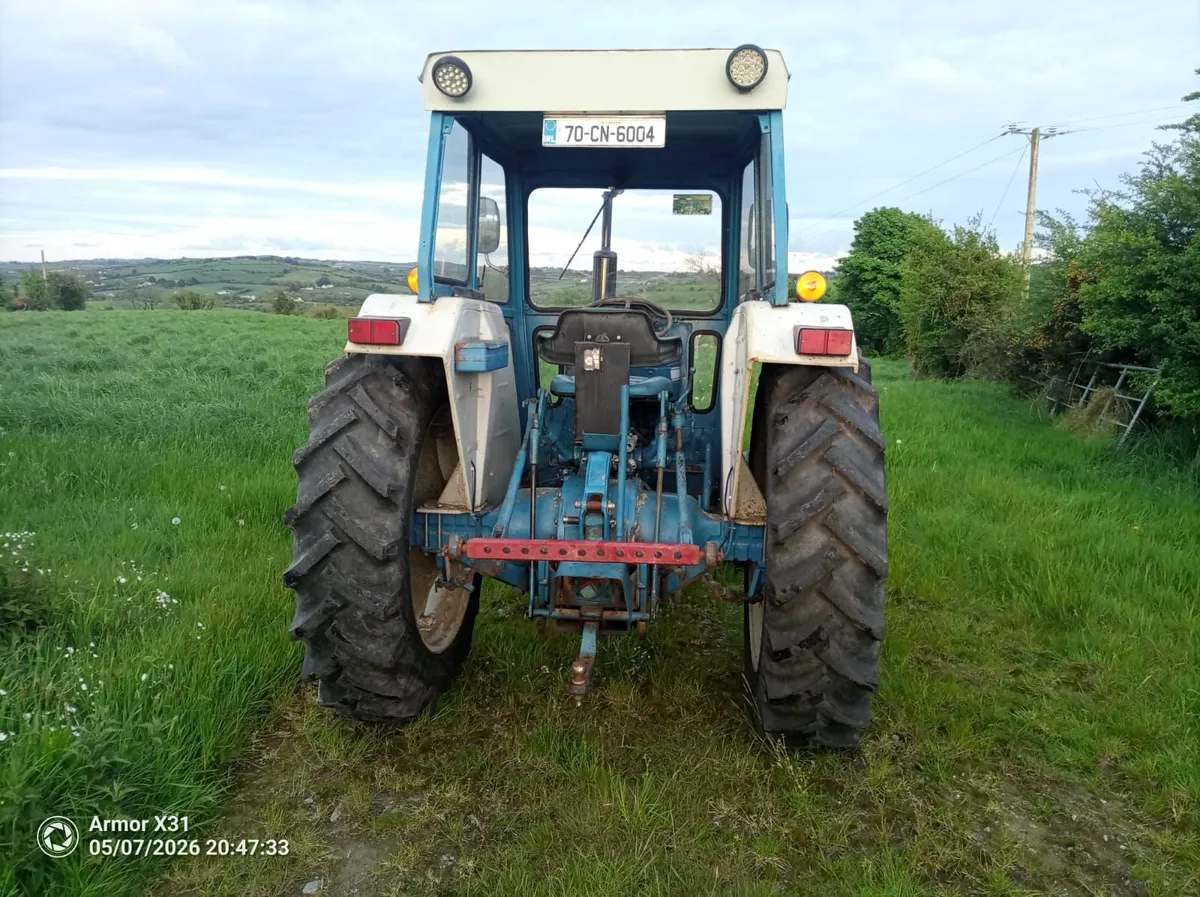 Vintage Tractor - Image 4