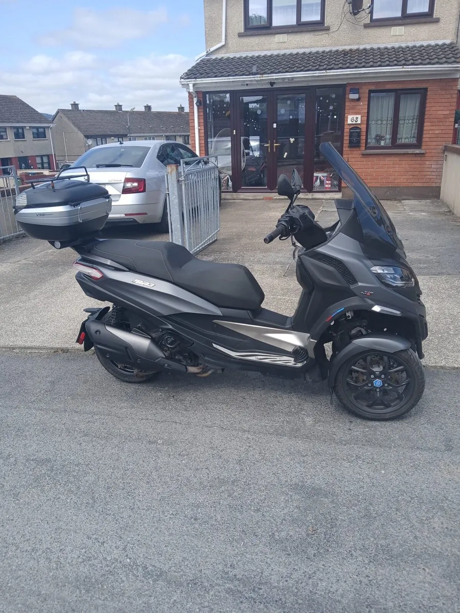 2022 Piaggio 530 three wheel - Image 1