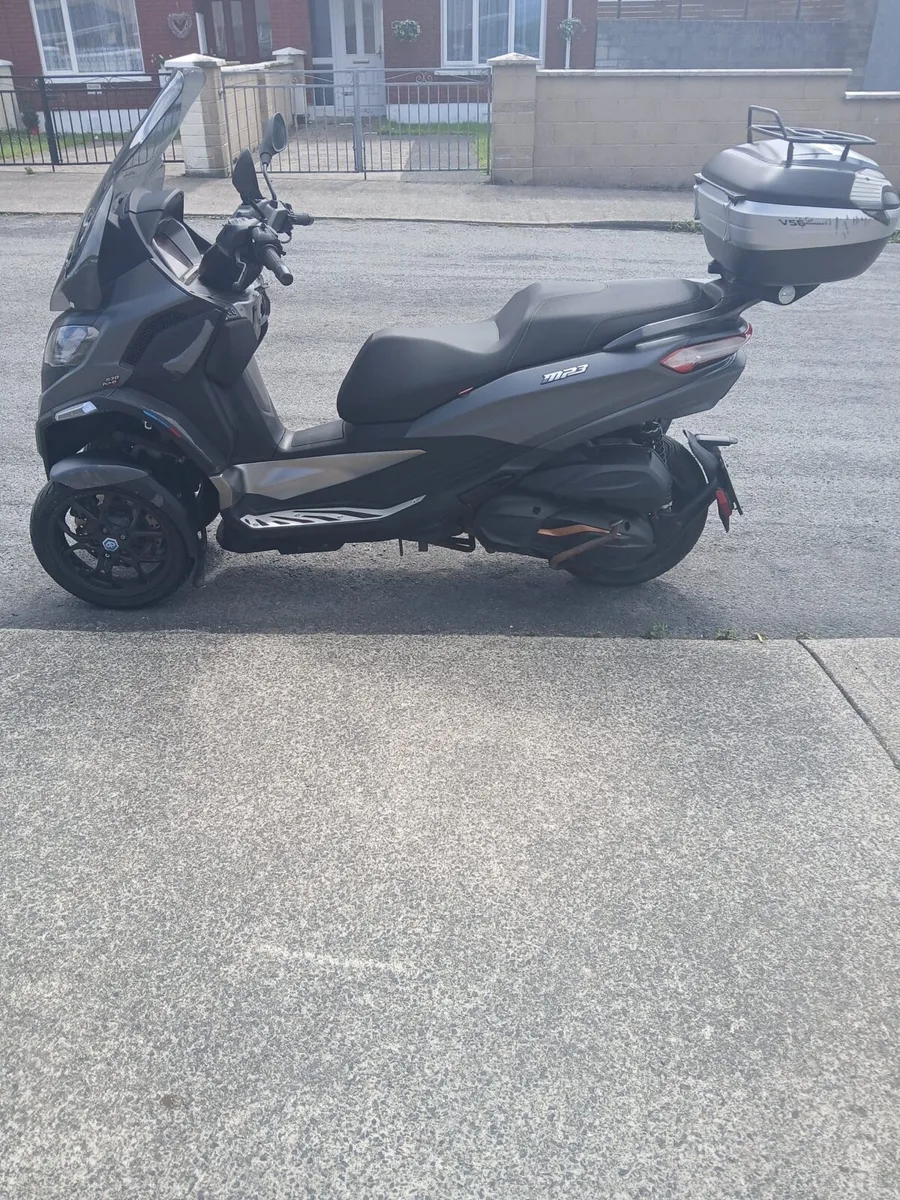 2022 Piaggio 530 three wheel - Image 3