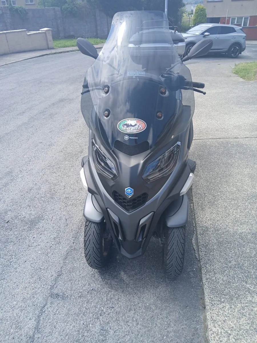 2022 Piaggio 530 three wheel - Image 4