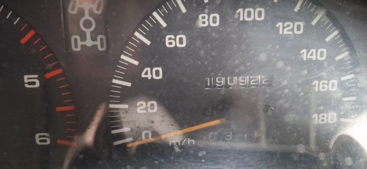 Toyota Hilux Surf SSRG 1996 - Image 2