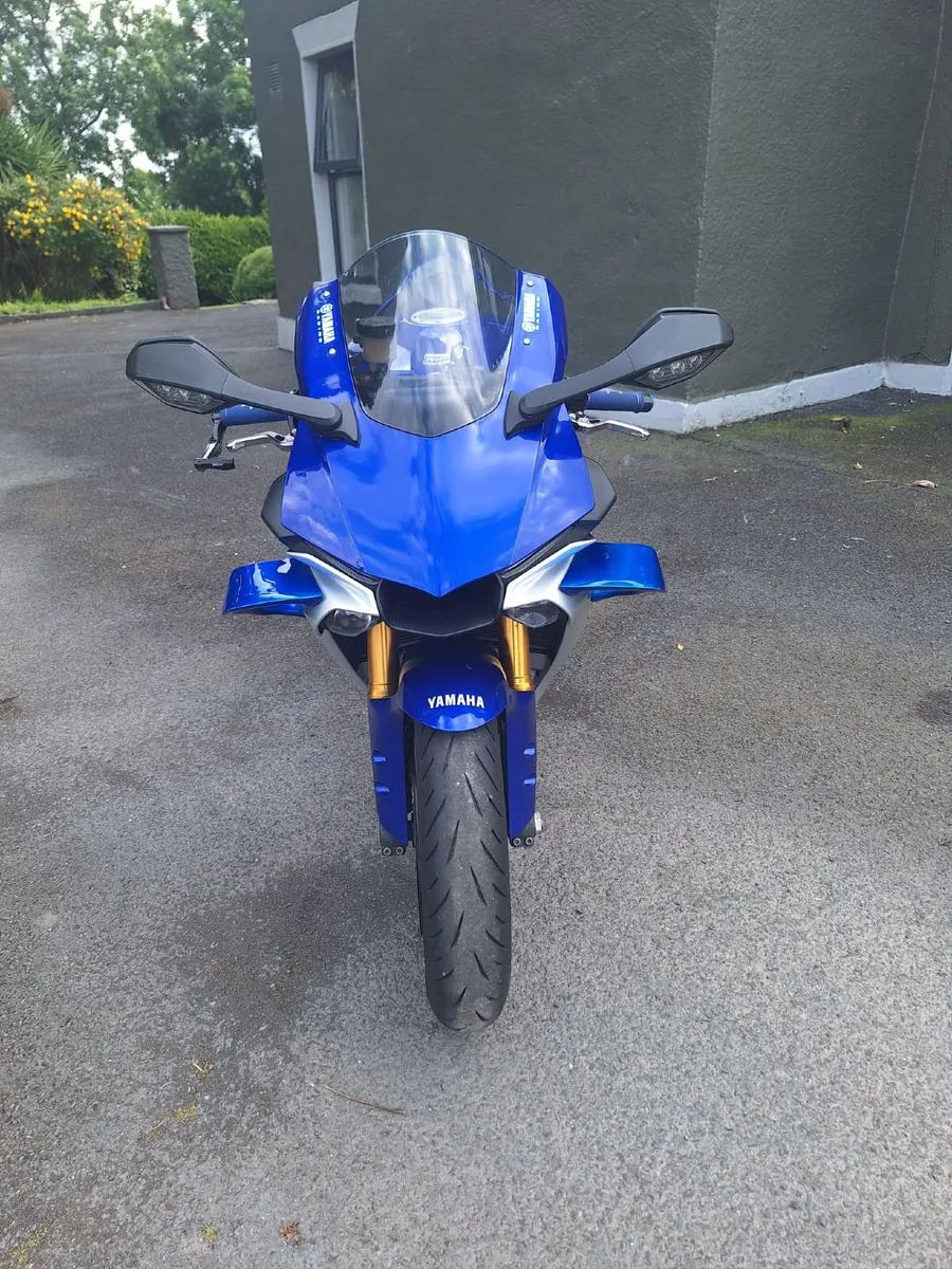 YAMAHA R1 - Image 2