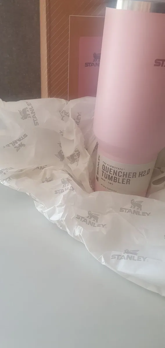 New Pink Stanley Flowstate Quencher 40oz - Image 2