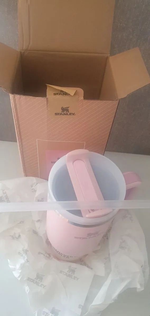 New Pink Stanley Flowstate Quencher 40oz - Image 3