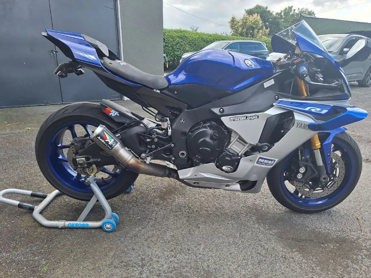 YAMAHA R1 - Image 3
